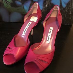 Fabulous Manolo Blahnik’s - Size 9.5 fit like 8.5